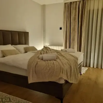 Semic apartments